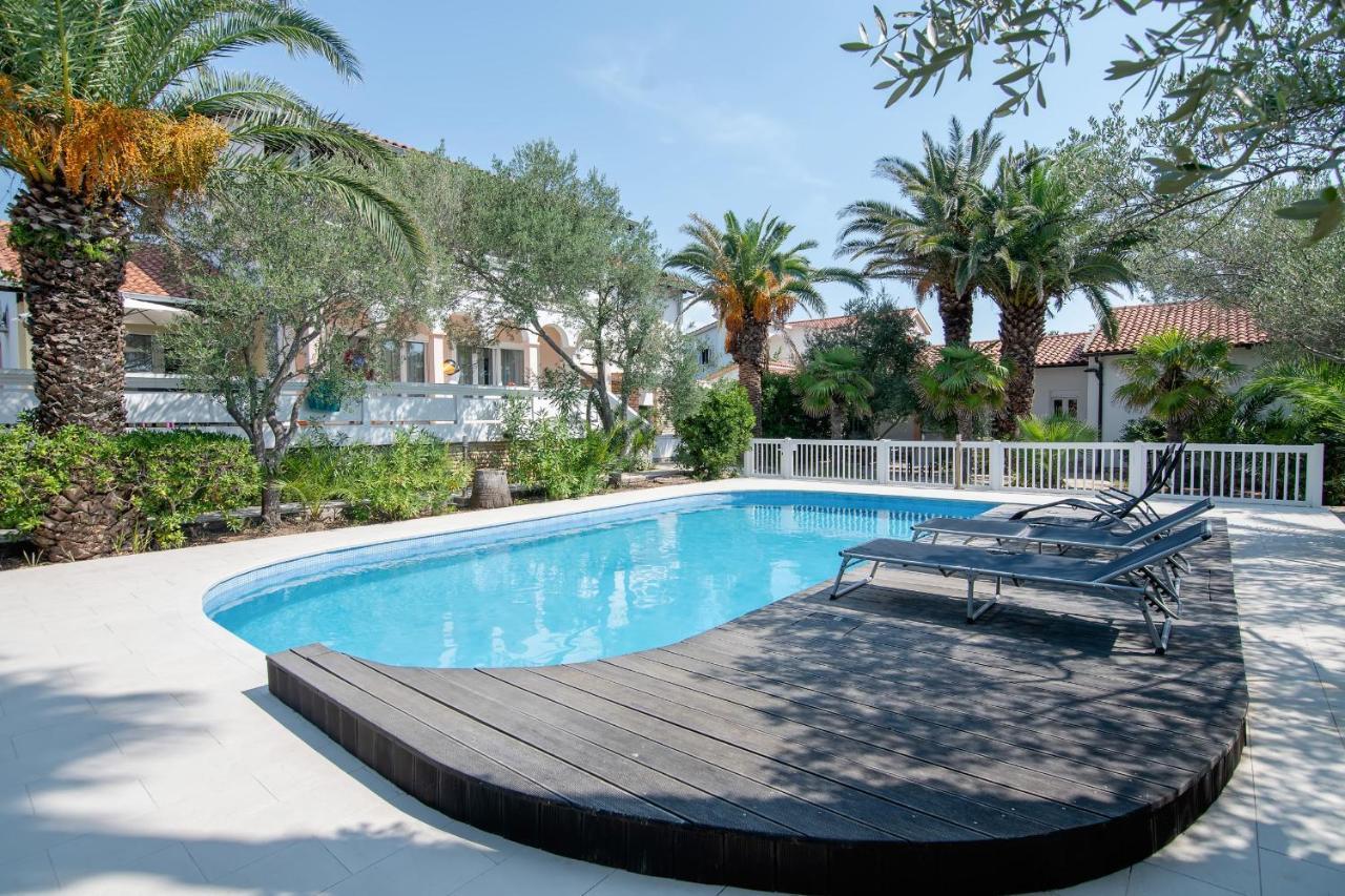 Beach Boy & Pool Girl Apartments Vir Esterno foto