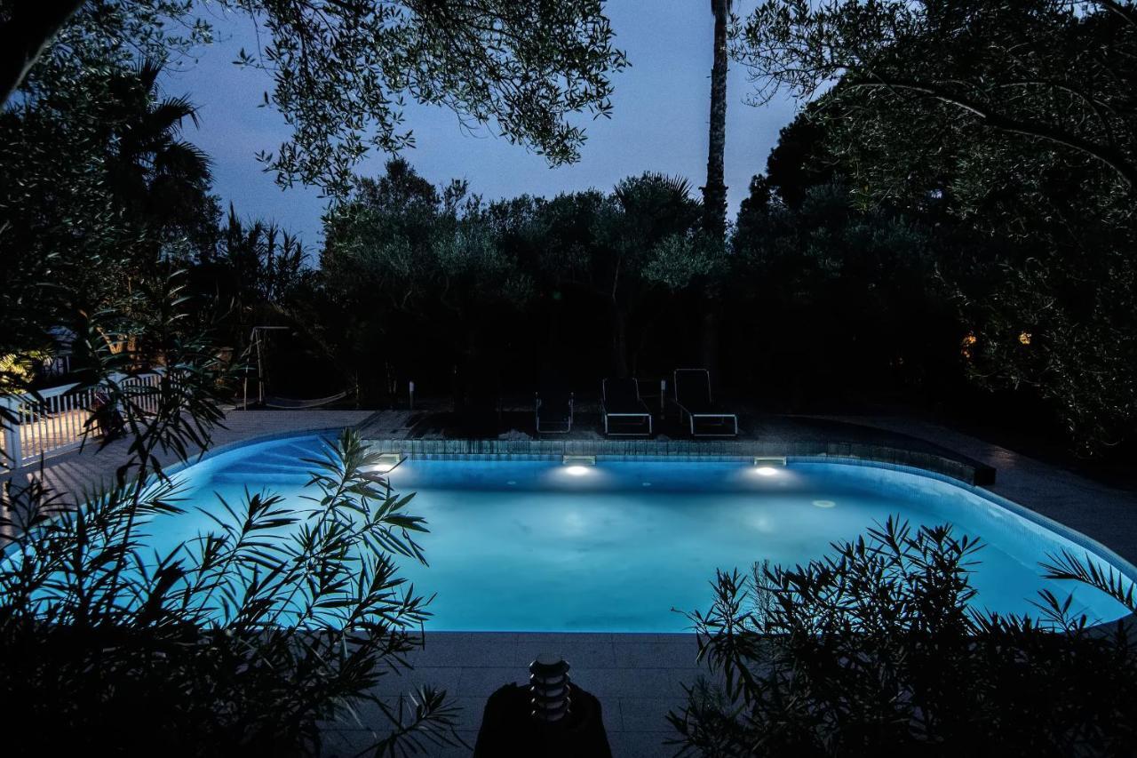 Beach Boy & Pool Girl Apartments Vir Esterno foto